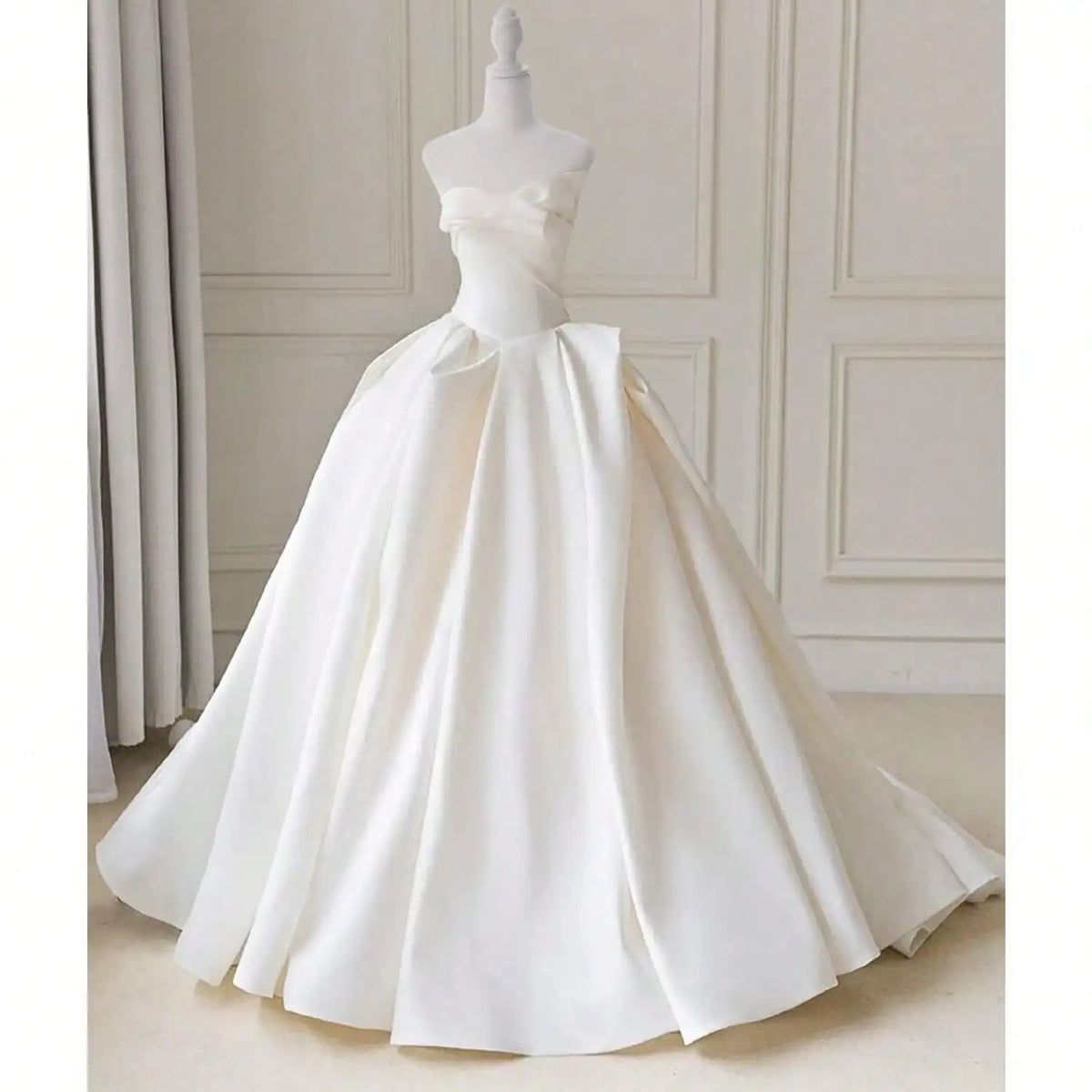 Female Mannequin Dress Form Torso With Adjustable Tripod Stand