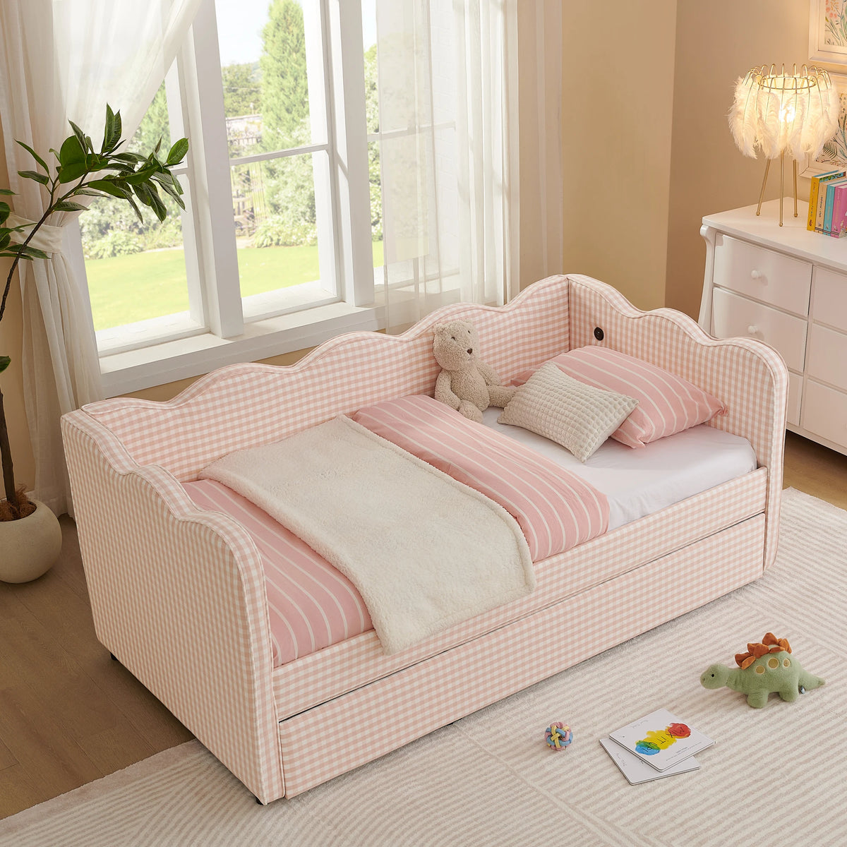 Upholstered Daybed With Pullout Trundle USB Charging Port