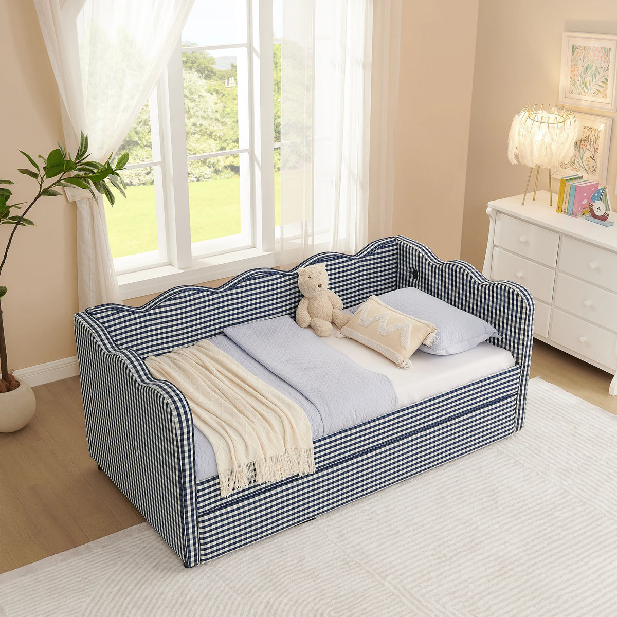 Upholstered Daybed With Pullout Trundle USB Charging Port