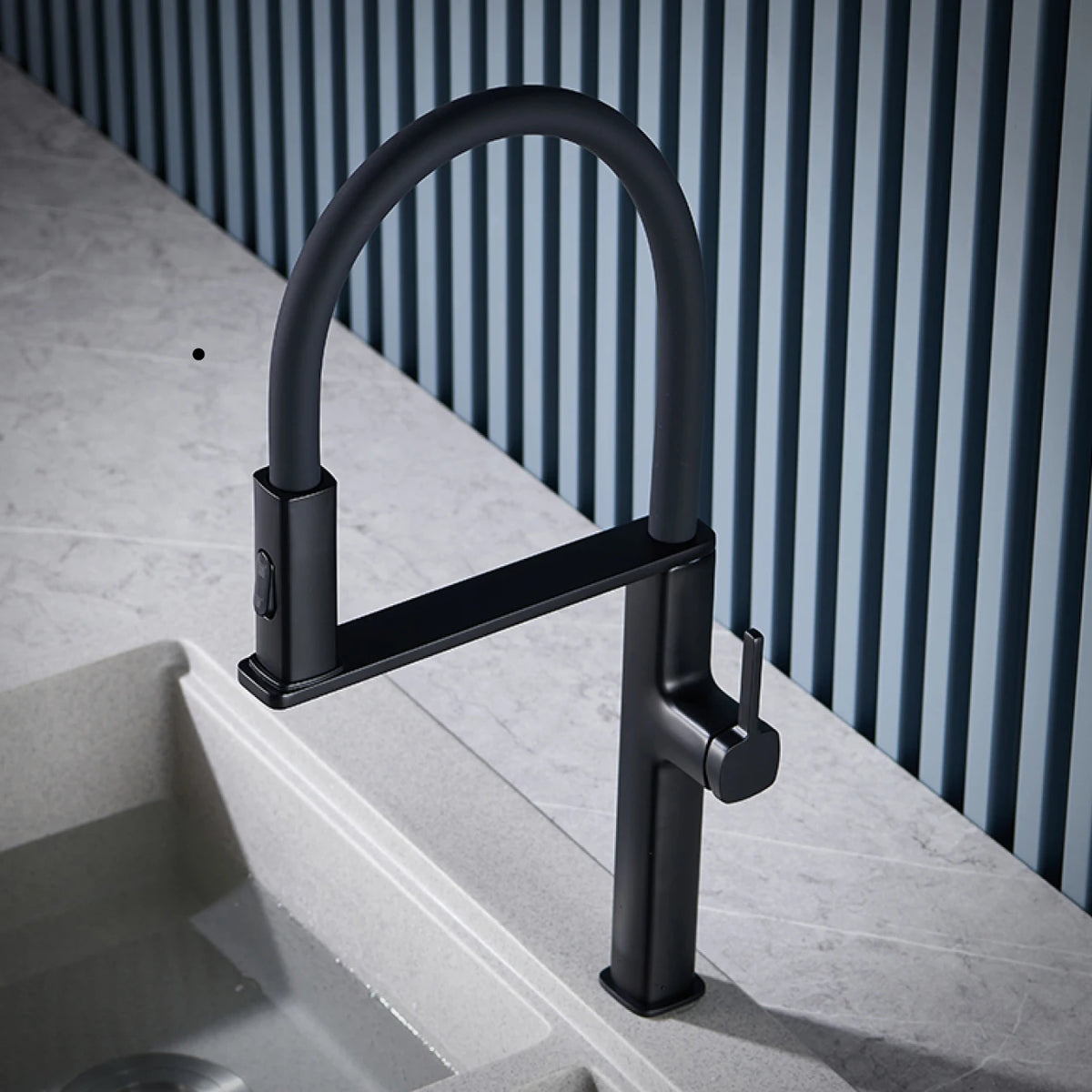 Aitana Brass Pull Out Magnetic Single Handle Kitchen Faucet